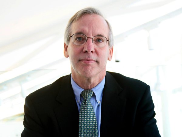 一点金 前美联储三号人物：两人投票反对鲍威尔，一个想上位，一个是谢恩