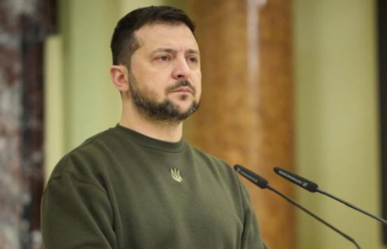 日赢配资 乌克兰多地遭袭，乌政府大楼受损，泽连斯基迅速发声